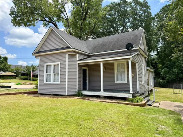 526 Lakeview St, Pineville, LA 71360