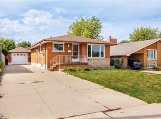 60 Champlain Ave, Hamilton, ON L8G 2H7