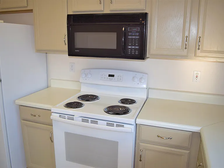 13323 E Butler St — Photo 7