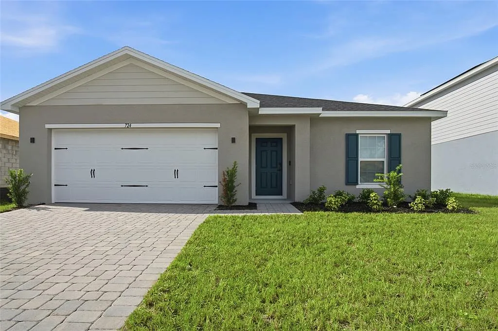 4 bed, 2.0 bath, 1722 sqft, $2,200 — Photo 1
