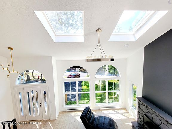 3rd image of 2053 Candlewood Dr