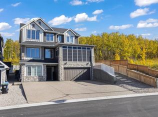 40 W Crestridge Hts SW, Calgary, AB T3B6K6