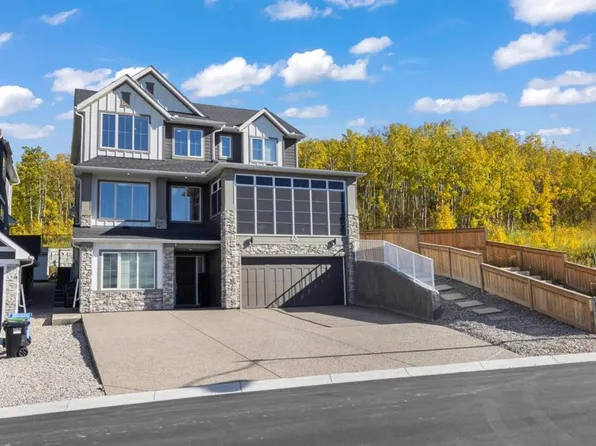 40 W Crestridge Hts SW, Calgary, AB T3B 6K6