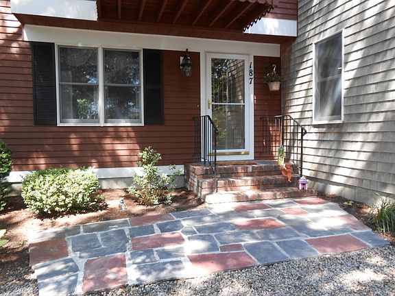 3rd image of 187 Edgewater Dr E