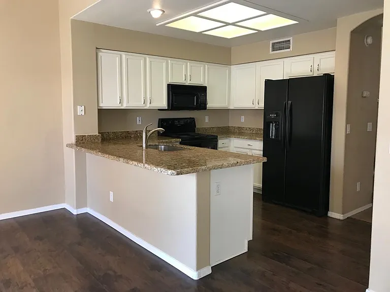 8371 W Melinda Ln — Photo 4