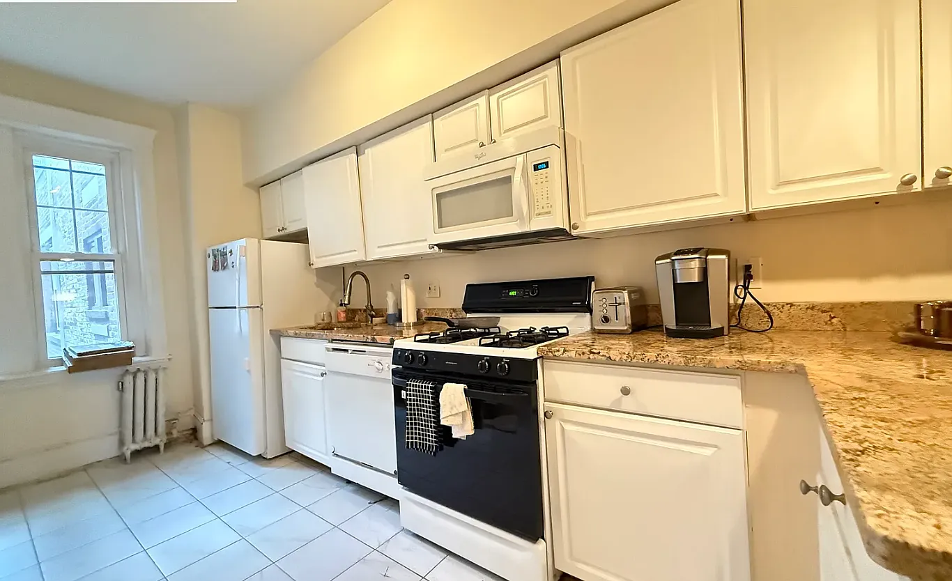 2 bed, 750 sqft, $2,550 — Photo 2