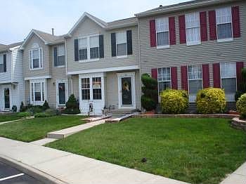 2nd image of 20 Pebble Ln