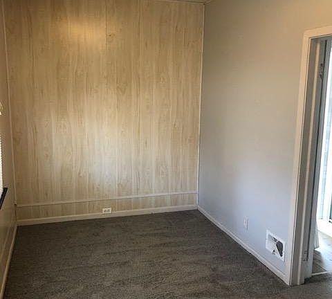 5th image of 3138 Glenmore Ave #1