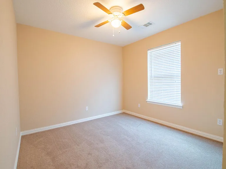213 S College Dr #B — Photo 11