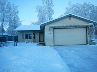 913 Shakespeare Cir, Anchorage, AK 99503