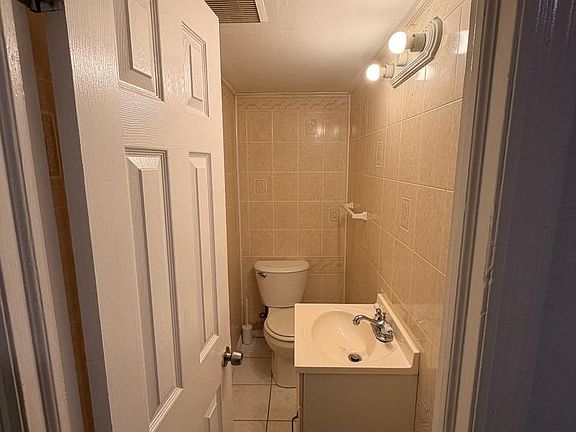 5th image of 163 Chadwick Ave