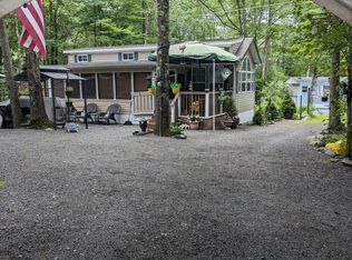 101 Chenango Ct, Shohola, PA 18458