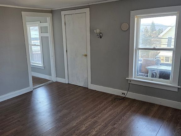 2nd image of 13 Mill St #2