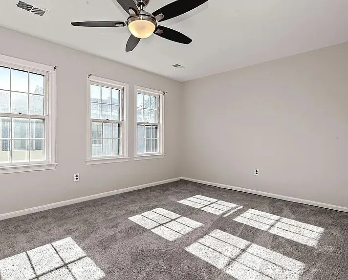 1902 Curtis Ct SE — Photo 16