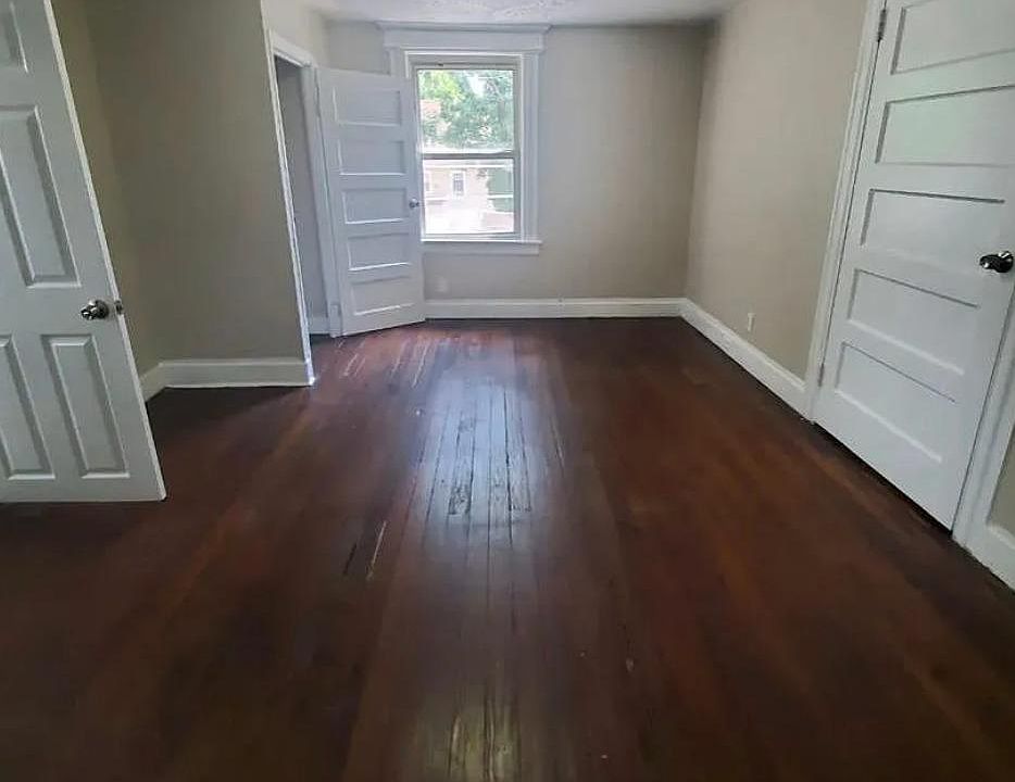 2nd image of 207 Freeway Dr E #6