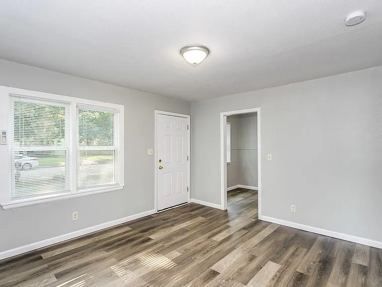 847 S Pershing St — Photo 6