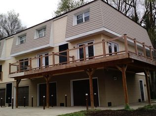 14711 N River Beach Dr APT D, Chillicothe, IL 61523