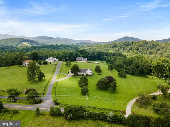 40 Meadowbrook Ct, Bentonville, VA 22610