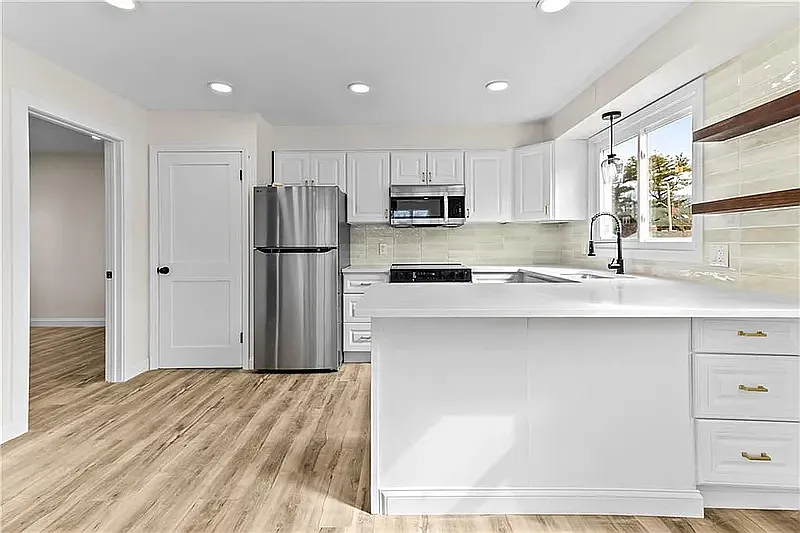 2 bed, 2870 sqft, $2,650 — Photo 3