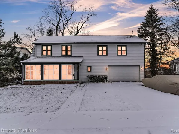 23009 Maple Ave, Farmington, MI 48336