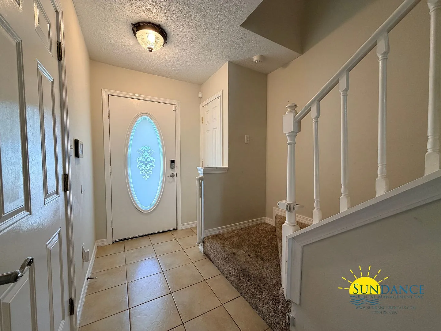 Beautiful Two-Story Townhouse with Garage & Private Backyard! — Photo 2