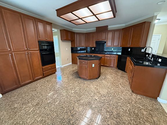 3rd image of 1007 Fawnglen Ct