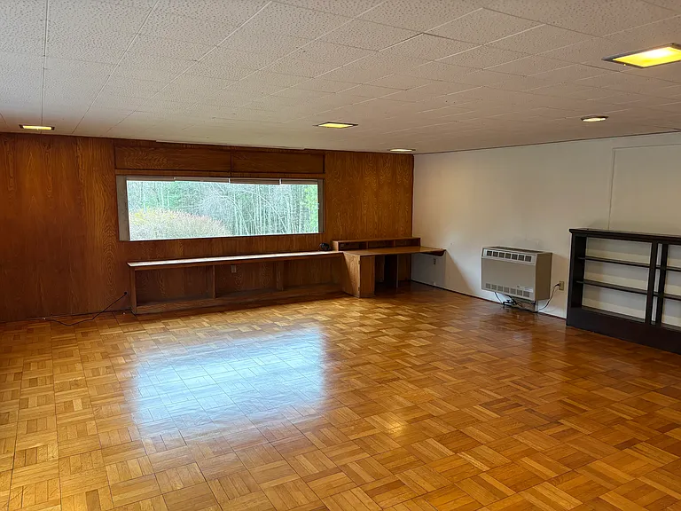 35C Hasbrouck Ln — Photo 14