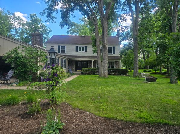 15 Dukes Ln