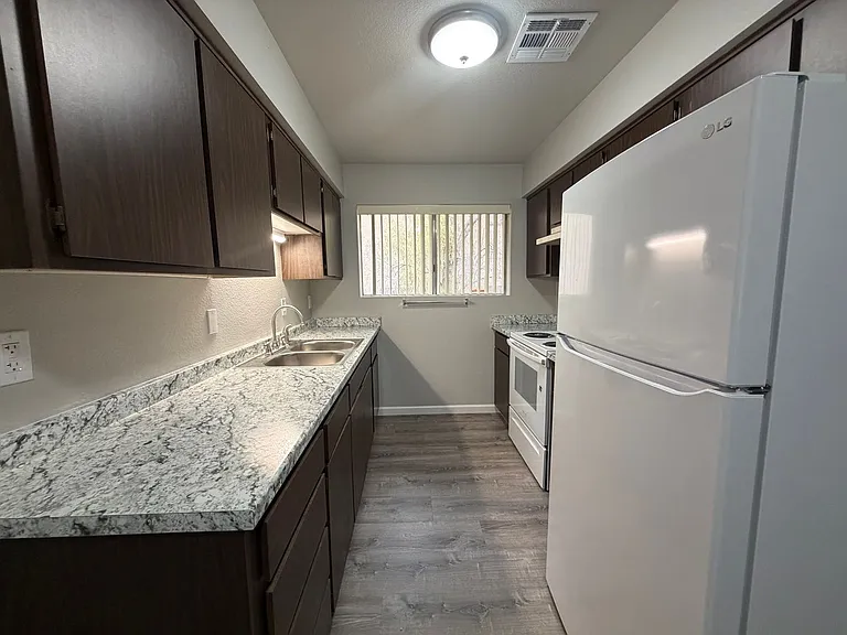 1575 Monte Vista Dr #4 — Photo 8