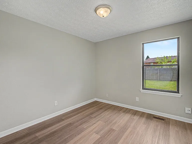 6334 Shull Rd — Photo 22