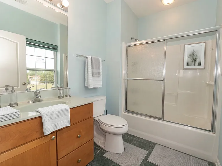 1299 W Lake St #302 — Photo 14
