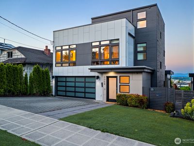 3268 37th Avenue SW, Seattle, WA, 98126