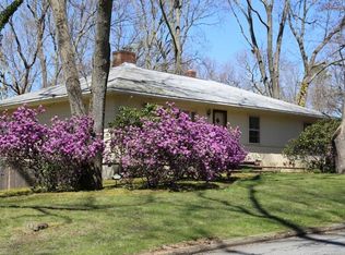 5 Oberlin Dr, Warwick, RI 02886