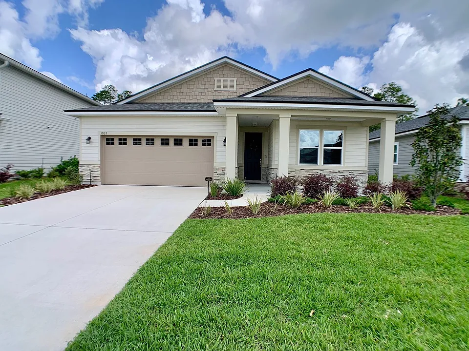 1803 Amberly Dr