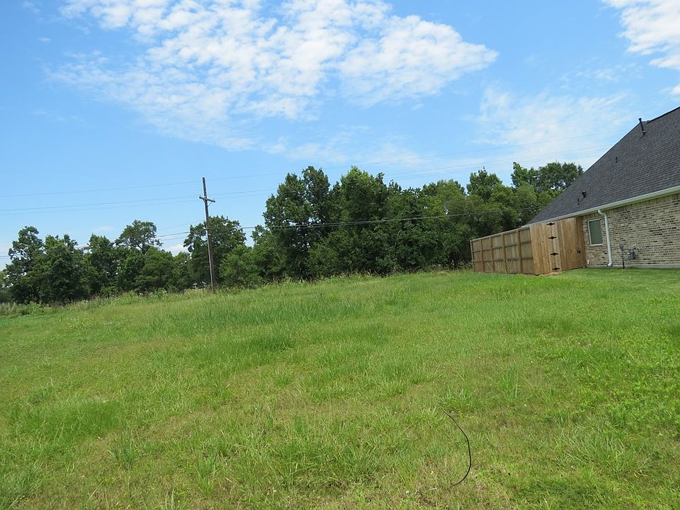 2nd image of 1606 Vincent Pl