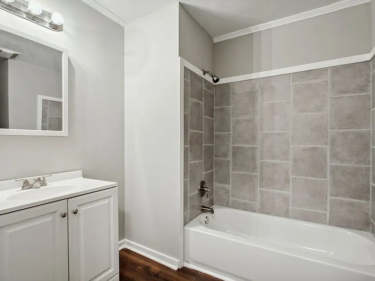 1932 Beech Street — Photo 16