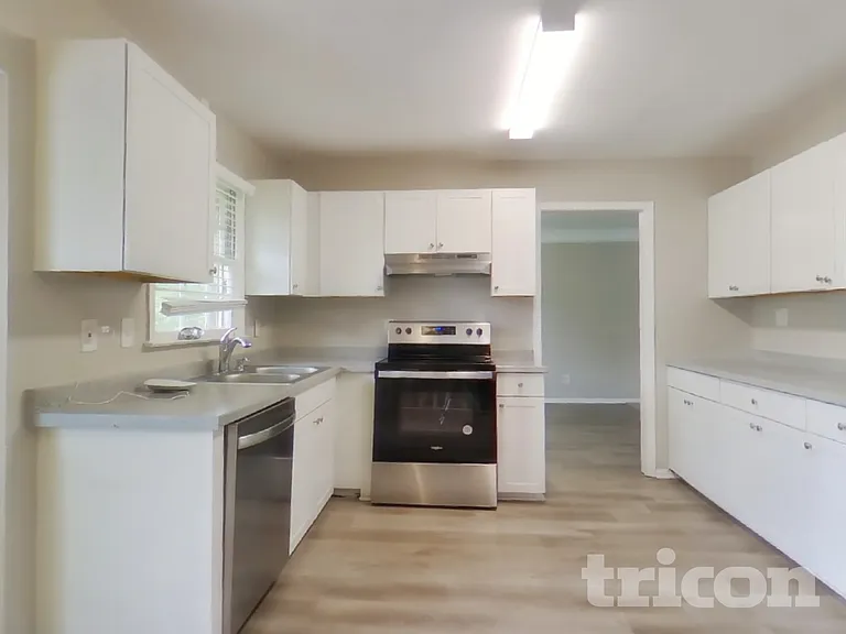 2339 Country Club Dr SE — Photo 7