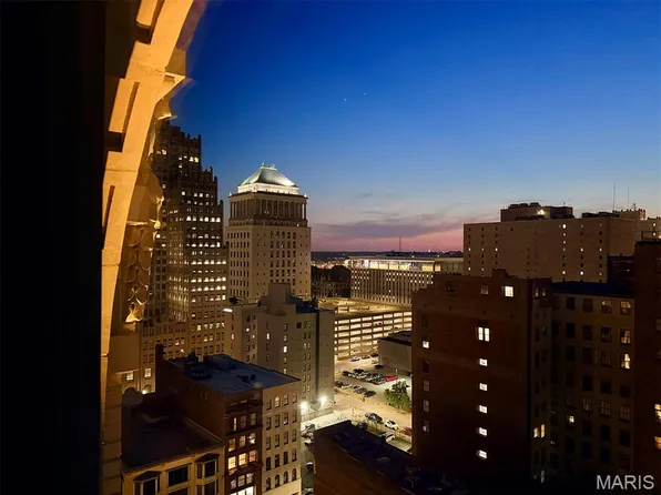 915 Olive St APT 1404, Saint Louis, MO 63101