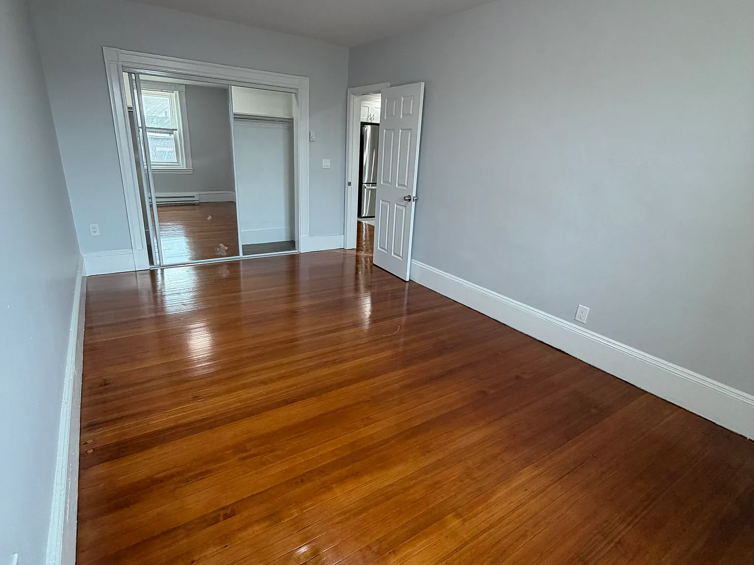 2 bed, 695 sqft, $3,800 — Photo 4