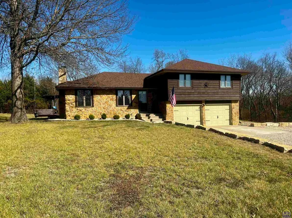 6330 SW Wanamaker Rd, Auburn, KS 66402