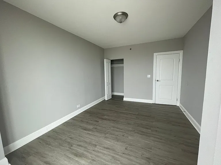 10 N Sheridan Rd. — Photo 1