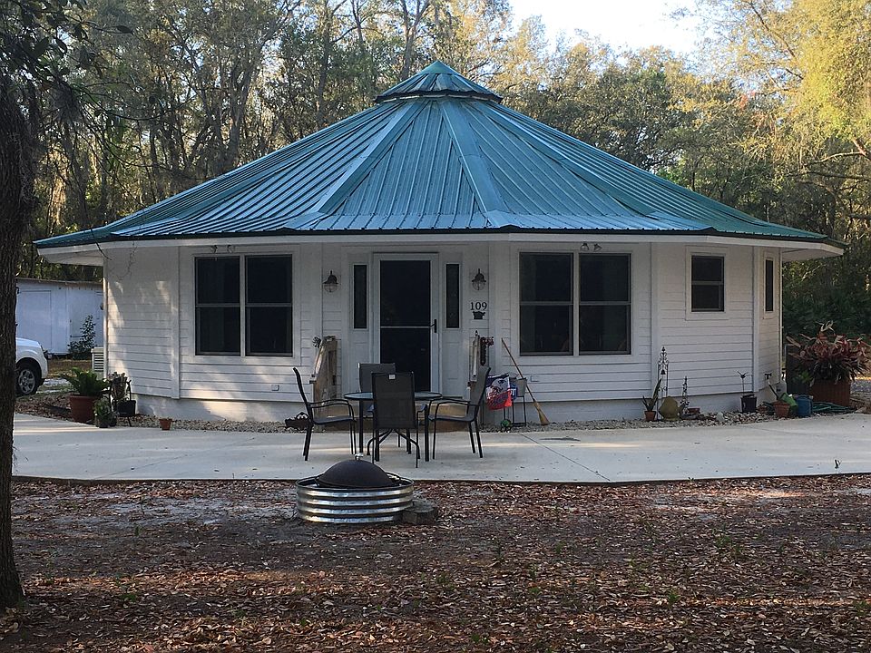 2nd image of 109 Lakeside Ln