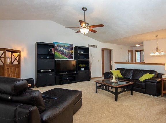 3rd image of 718 Aspland Ct #0