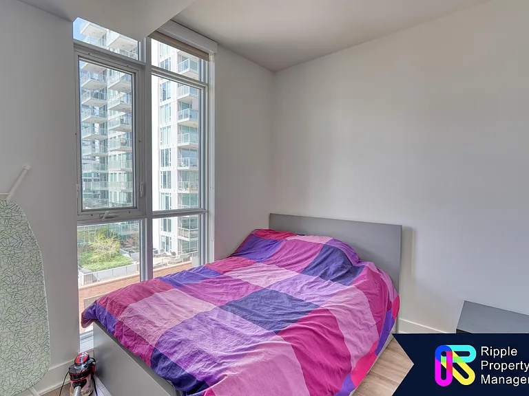 550 Riverfront Ave SE — Photo 4