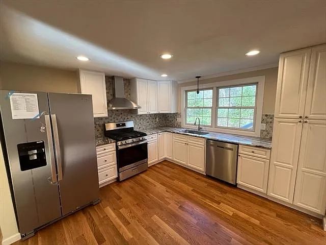 576 Massapoag Ave — Photo 7