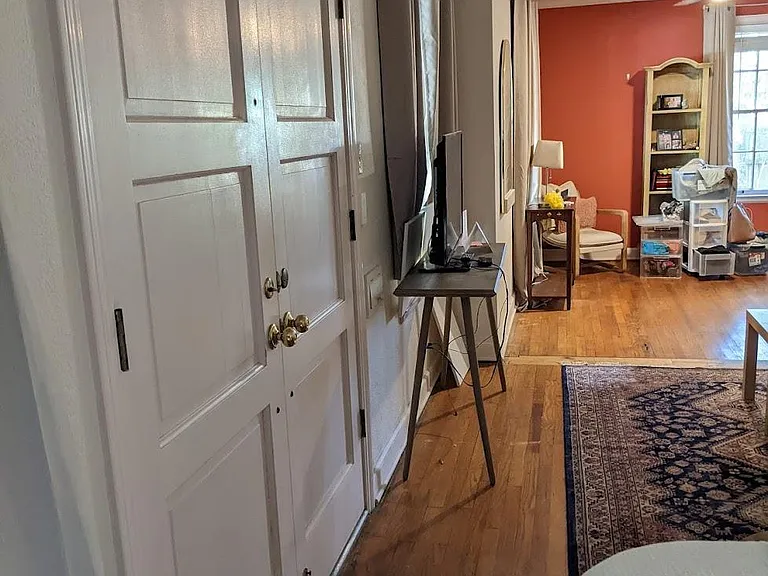 Downstairs Front Bedroom w Separate Entrance 18x24