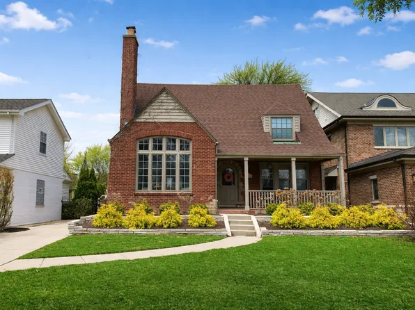 110 Joyce Pl, Park Ridge, IL 60068