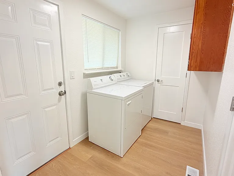 7233 Tacoma Ave S — Photo 19