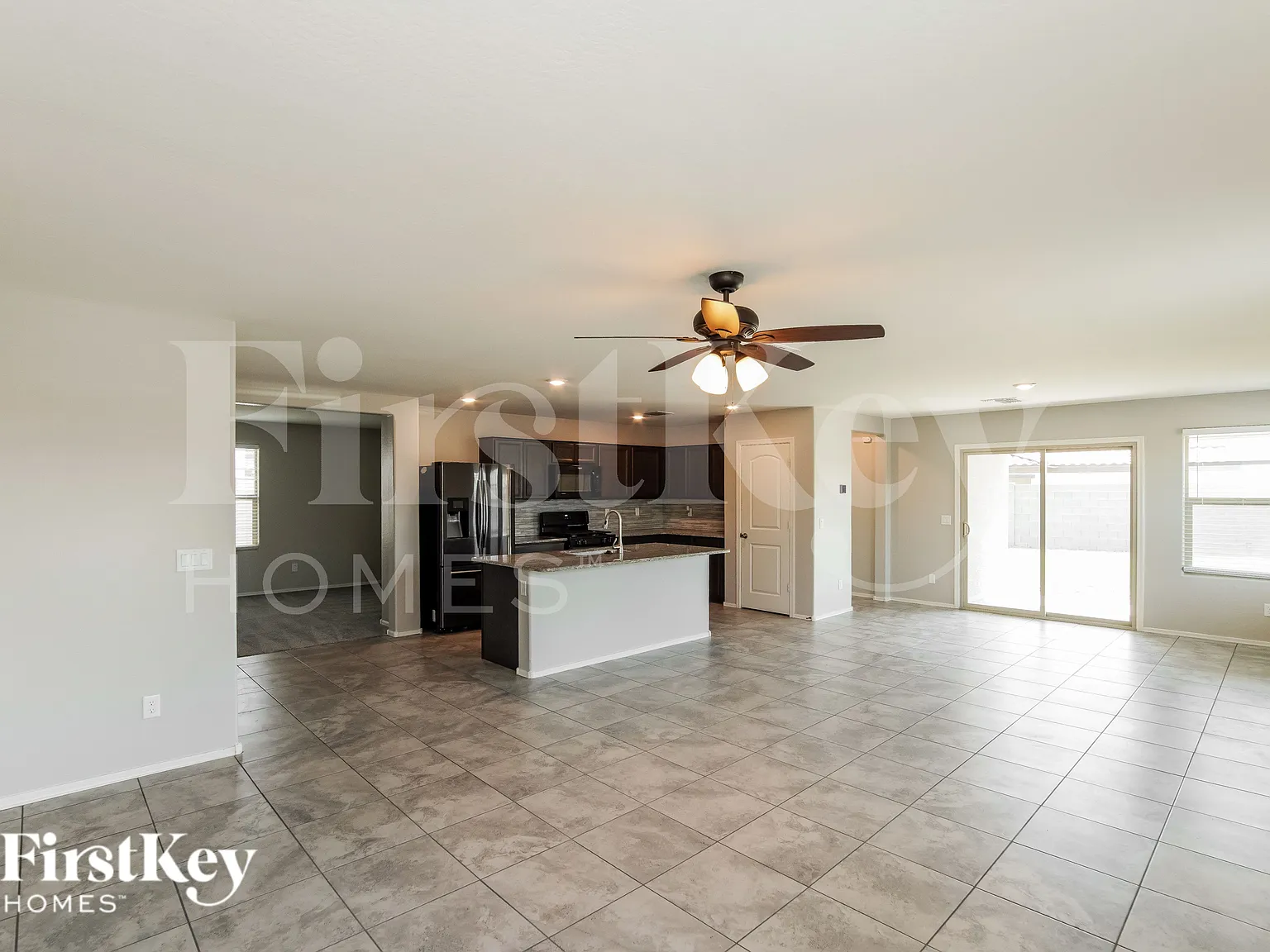 3 bed, 2.0 bath, 1851 sqft, $2,070 — Photo 4