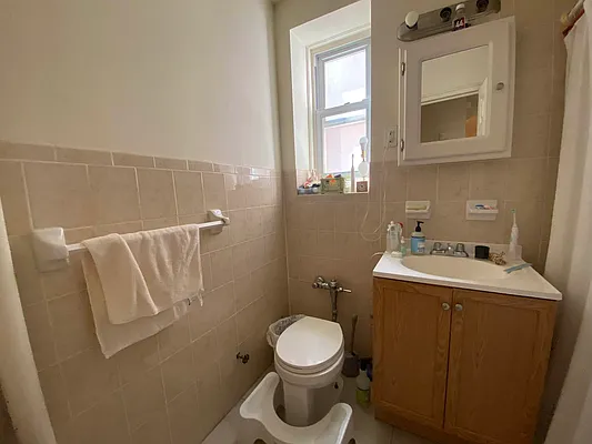 Rented by S&M Associates Realty LLC | media 4